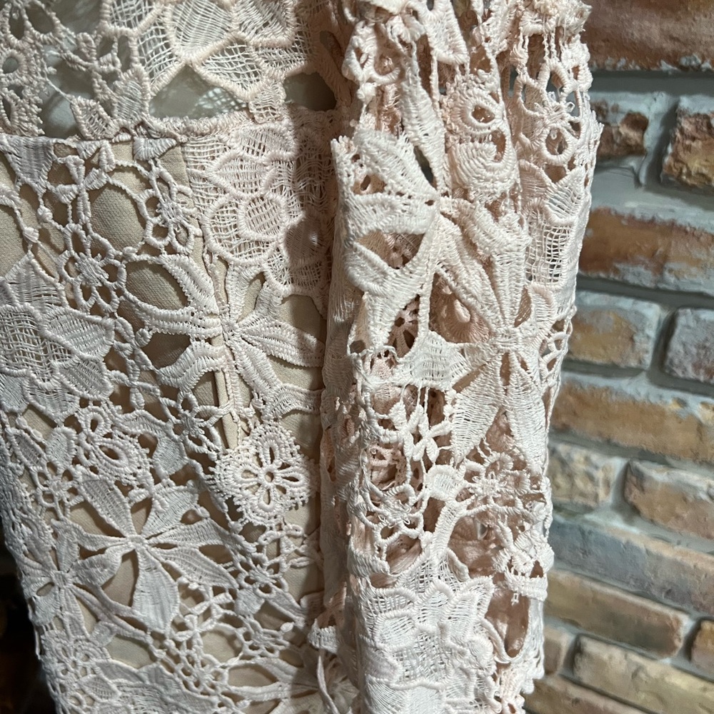 ENDLESS ROSE eyelet dress - Picture 4 of 9